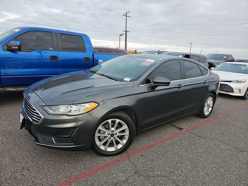 Used 2019 Ford Fusion SE FWD image 1