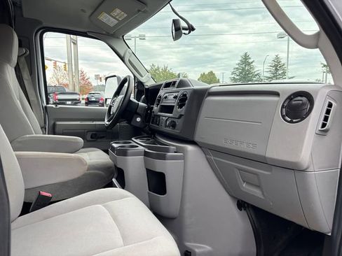 Used 2022 Ford E-350 and Econoline 350 Super Duty w/ Power Windows & Locks Group image 31
