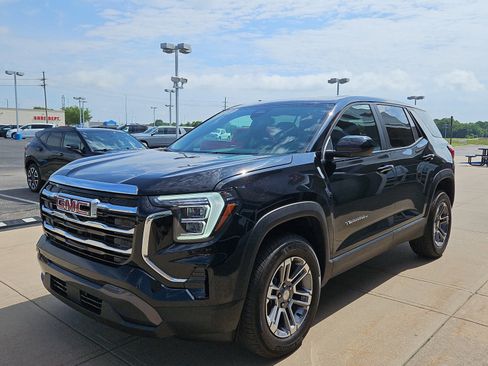 Used 2025 GMC Terrain Elevation AWD/4WD image 2