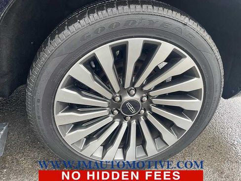 Used 2021 Lincoln Navigator Reserve w/ Luxury Package AWD/4WD image 2