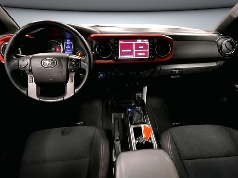 Used 2020 Toyota Tacoma TRD Off-Road image 8