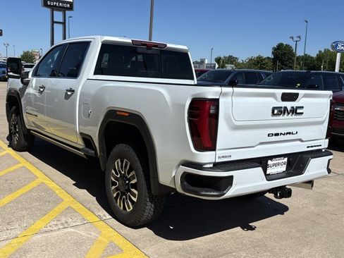 New 2026 GMC Sierra 2500 Denali Ultimate w/ LPO, Black Badging Package AWD/4WD image 8