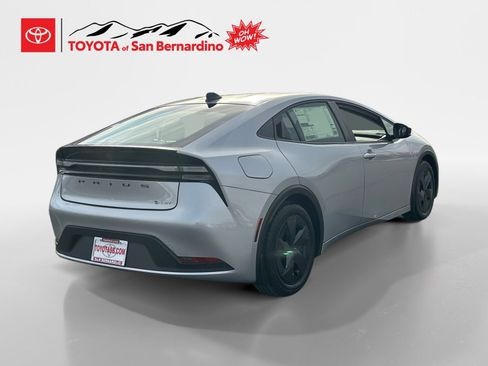 Certified 2026 Toyota Prius Plug-In Hybrid FWD image 5
