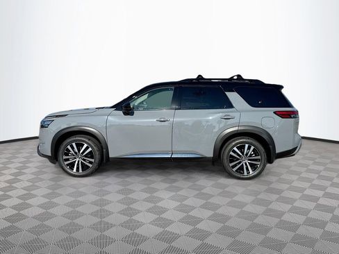 Used 2025 Nissan Pathfinder Platinum w/ Cargo Package image 8