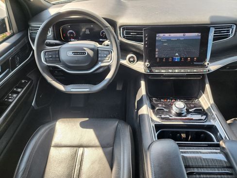 Used 2022 Jeep Wagoneer Series III image 20