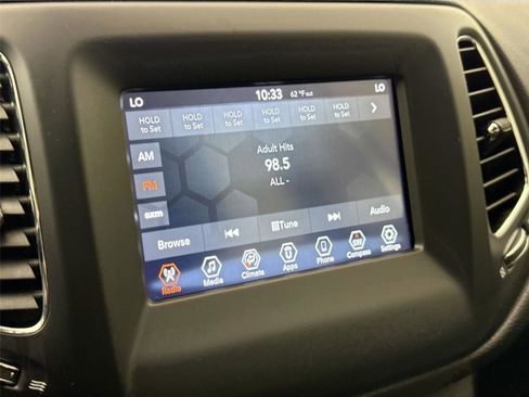 Used 2021 Jeep Compass Latitude image 22