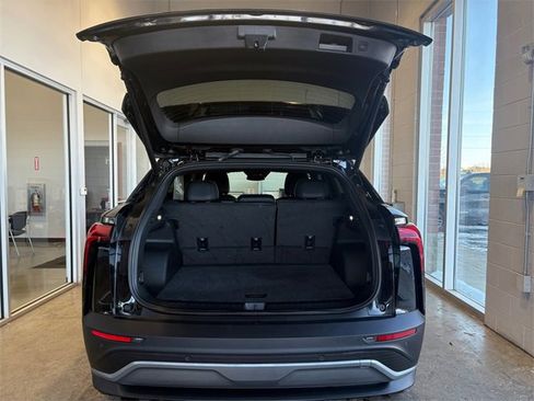 Used 2025 Chevrolet Blazer EV LT image 14