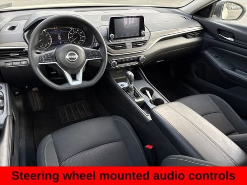 Used 2025 Nissan Altima 2.5 SV FWD image 16