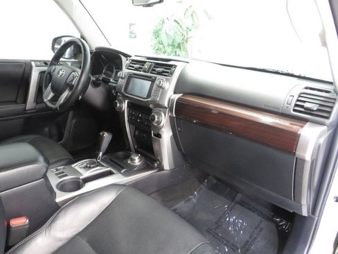 Used 2014 Toyota 4Runner Limited AWD/4WD image 9