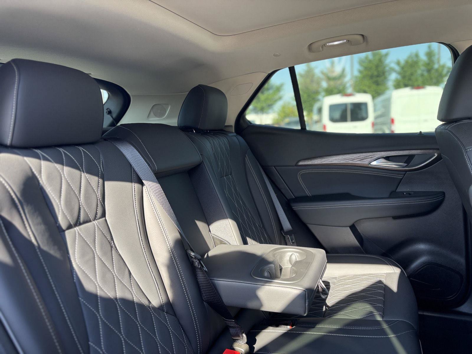 Used 2023 Buick Envision Avenir AWD/4WD image 23