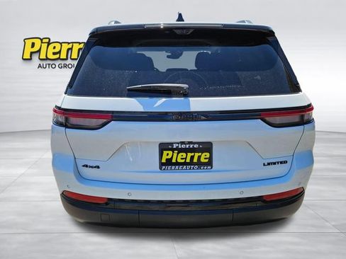 Used 2023 Jeep Grand Cherokee Limited w/ Luxury Tech Group II AWD/4WD image 4