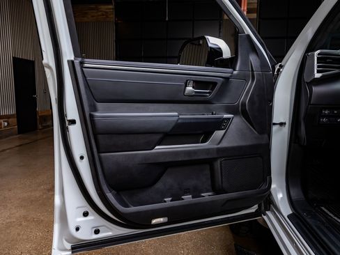 Used 2025 Toyota Sequoia Platinum image 36