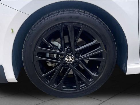 Used 2025 Toyota Camry SE w/ Convenience Package image 11