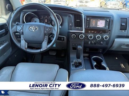 Used 2018 Toyota Sequoia Limited w/ Safety & Convenience Package image 15