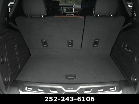 Used 2023 GMC Yukon Denali Ultimate AWD/4WD image 40