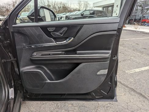 Used 2020 Lincoln Corsair AWD w/ Premium Package image 30