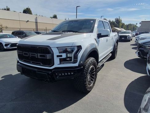 Used 2019 Ford F150 Raptor w/ Equipment Group 802A Luxury AWD/4WD image 3