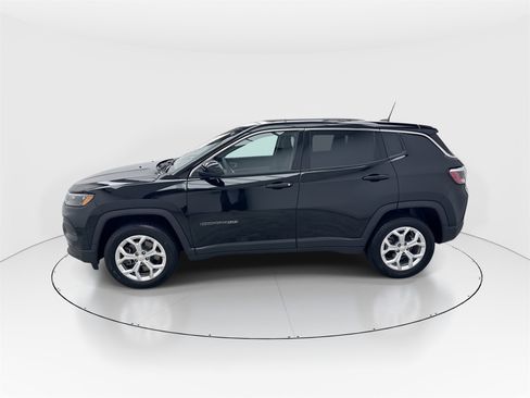 Used 2024 Jeep Compass Sport image 5
