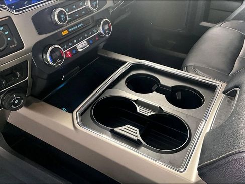 Used 2022 Ford F350 Lariat w/ Black Appearance Package image 17