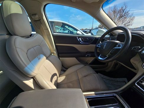 Used 2018 Lincoln Continental Reserve image 10