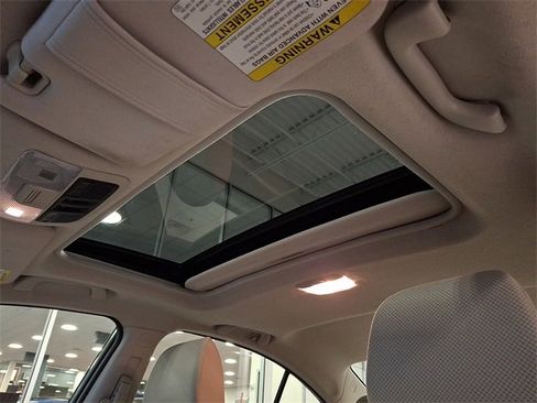 Used 2016 Subaru Impreza 2.0i Premium image 16