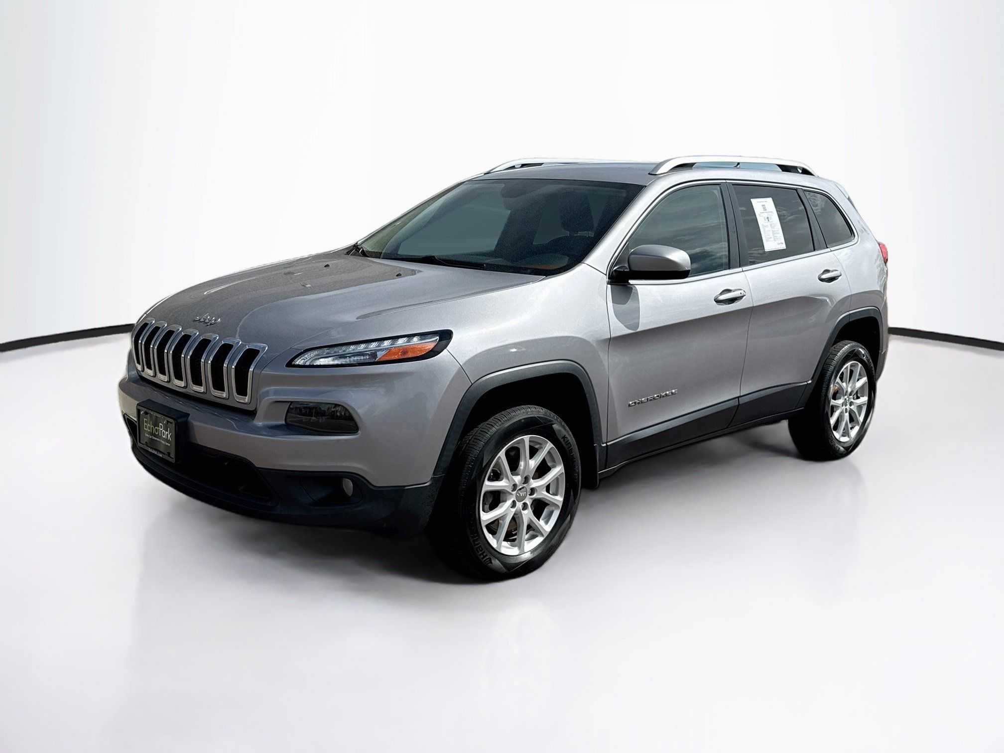 Used 2017 Jeep Cherokee Latitude w/ Comfort/Convenience Group AWD/4WD image 3