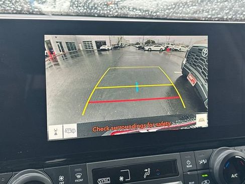 Used 2025 Toyota Grand Highlander AWD image 24