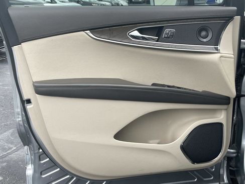 Used 2020 Lincoln Nautilus Reserve image 15