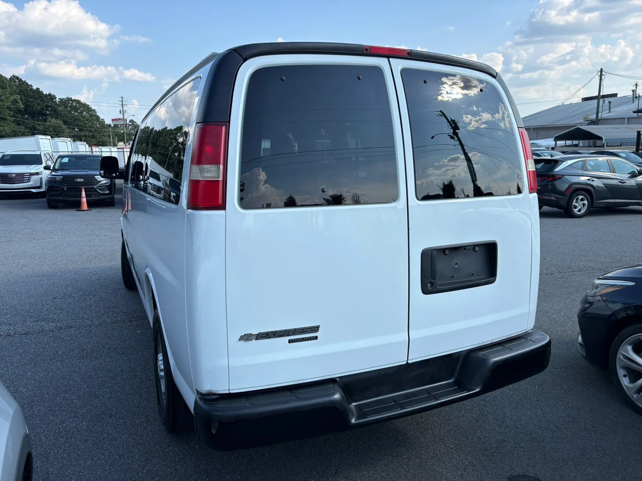 Used 2016 Chevrolet Express 2500 LS RWD image 25