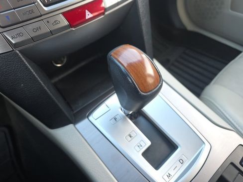 Used 2014 Subaru Outback 2.5i Limited image 22