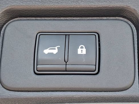 Used 2025 Nissan Rogue SV AWD/4WD image 28