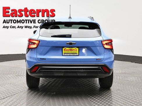 Used 2024 Chevrolet Trax RS w/ Driver Confidence Package FWD image 6