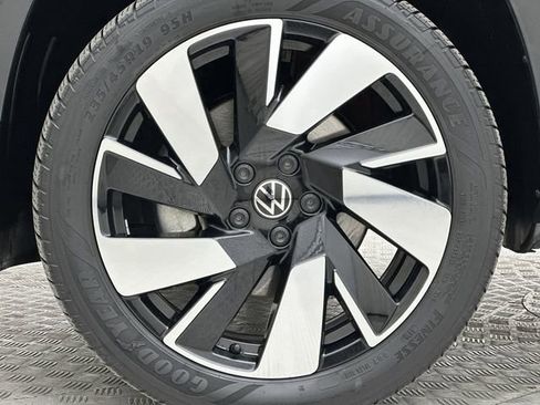 Used 2023 Volkswagen Taos SEL image 10