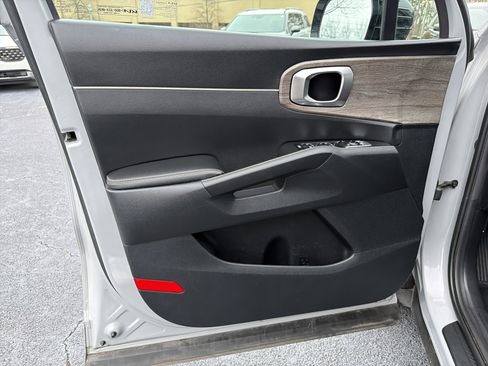 Used 2022 Kia Sorento EX w/ Panoramic Sunroof Package image 10