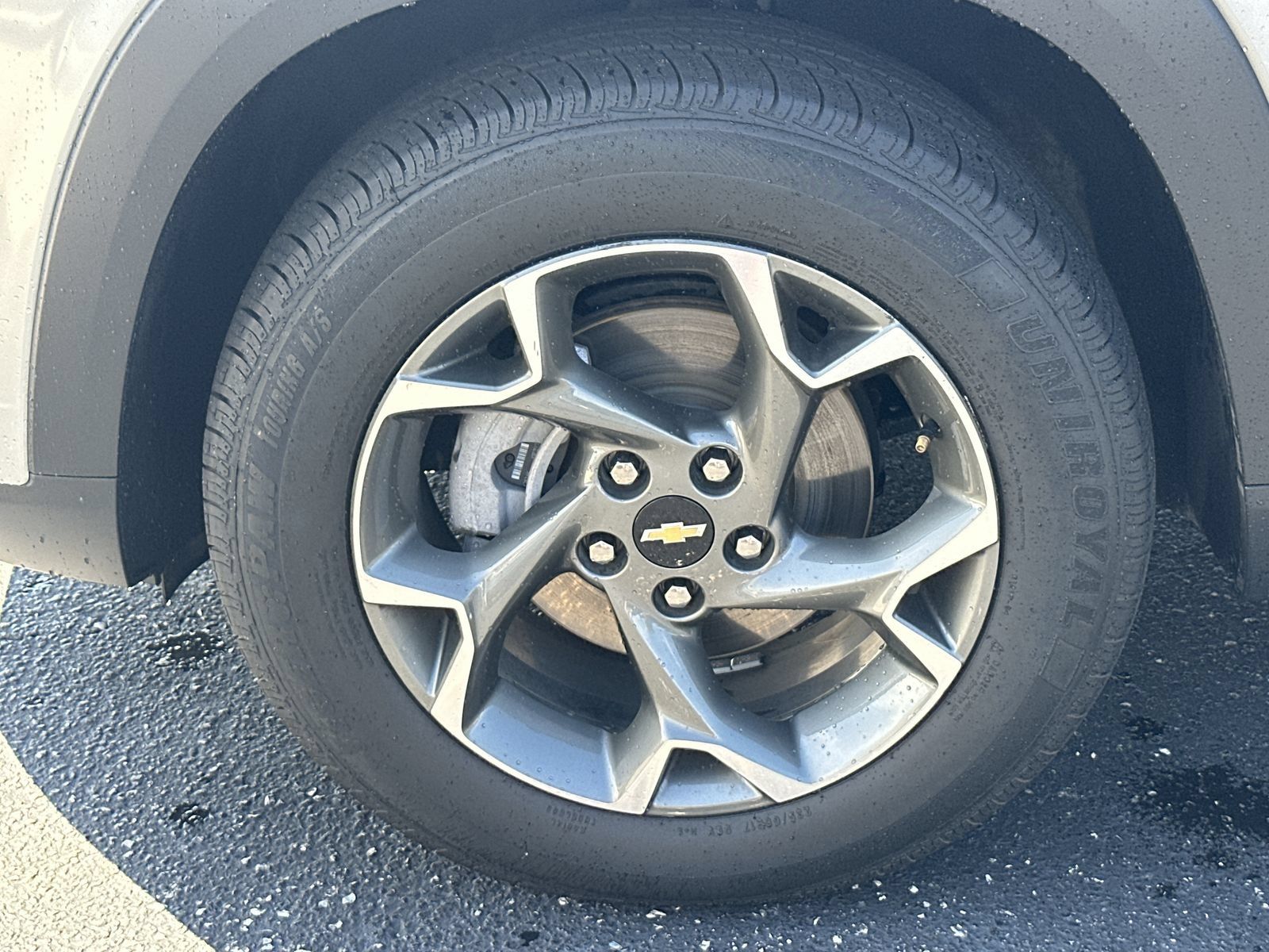 Used 2025 Chevrolet Trax LT w/ LT Convenience Package FWD image 13