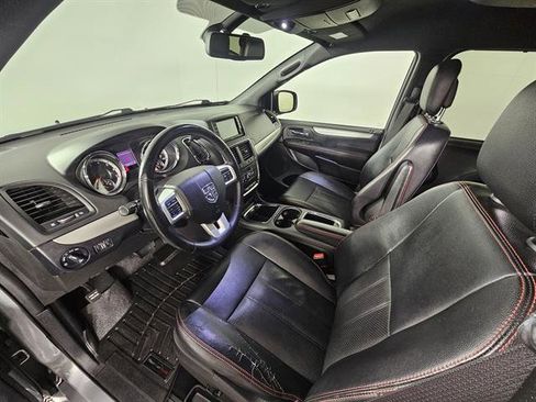 Used 2019 Dodge Grand Caravan GT image 29