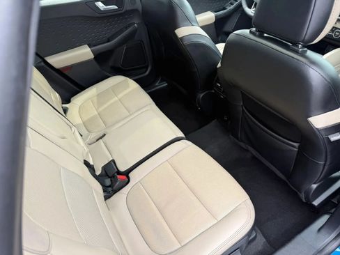 Used 2020 Ford Escape Titanium AWD/4WD image 34