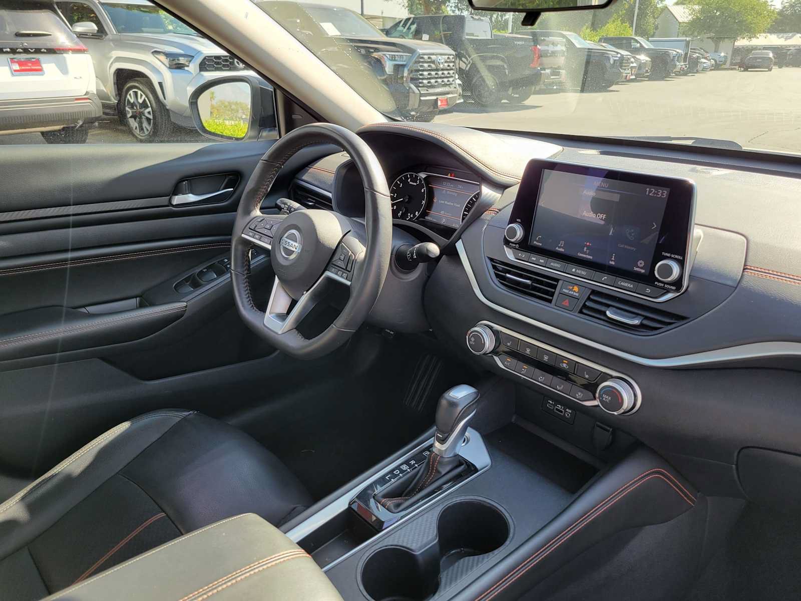 Used 2022 Nissan Altima 2.5 SR w/ Midnight Edition Package FWD image 11