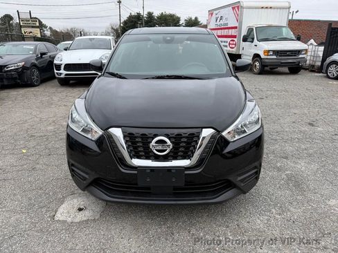 Used 2020 Nissan Kicks S image 2