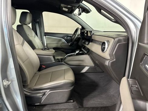 Used 2025 Chevrolet Colorado ZR2 w/ Technology Package image 28