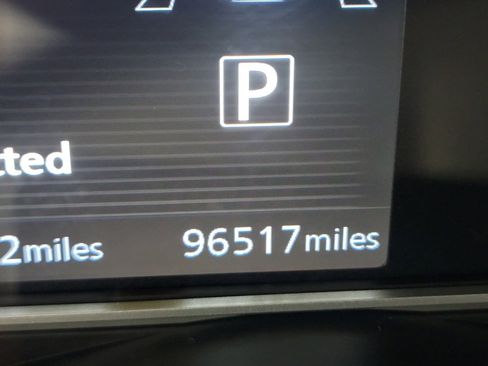 Used 2023 Nissan Versa SV image 17