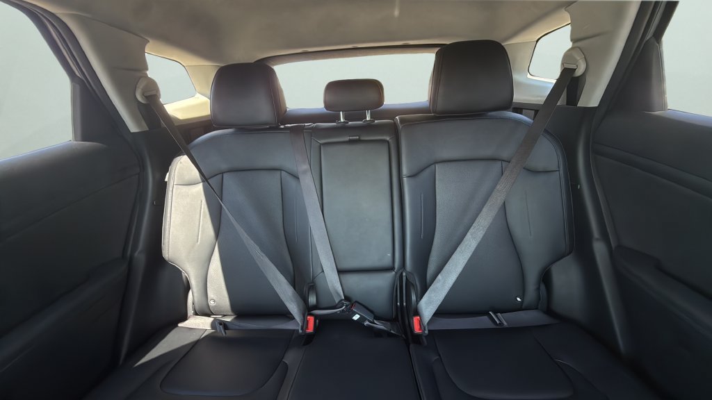 Used 2025 Kia Sportage EX FWD image 11