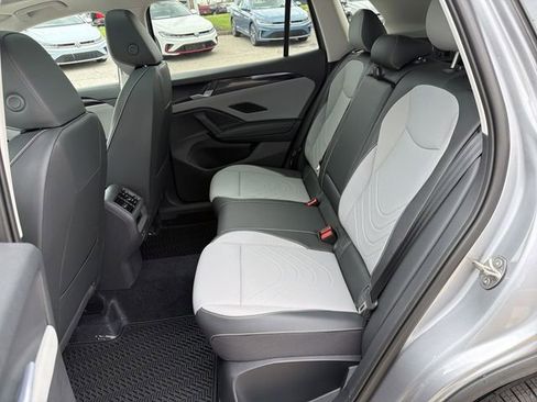 New 2026 Volkswagen Tiguan SE AWD/4WD image 23