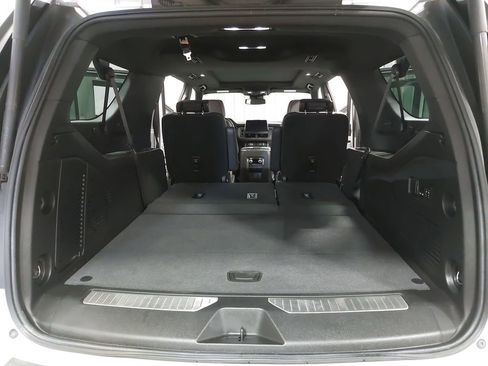Used 2023 GMC Yukon XL AT4 AWD/4WD image 14