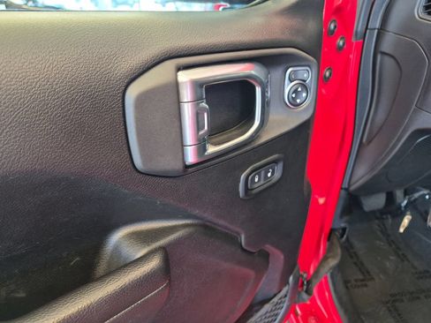 Used 2025 Jeep Wrangler Unlimited Sport AWD/4WD image 15
