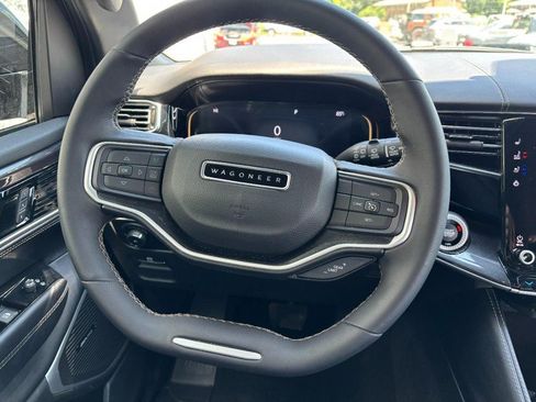 Used 2023 Jeep Wagoneer 4WD image 16