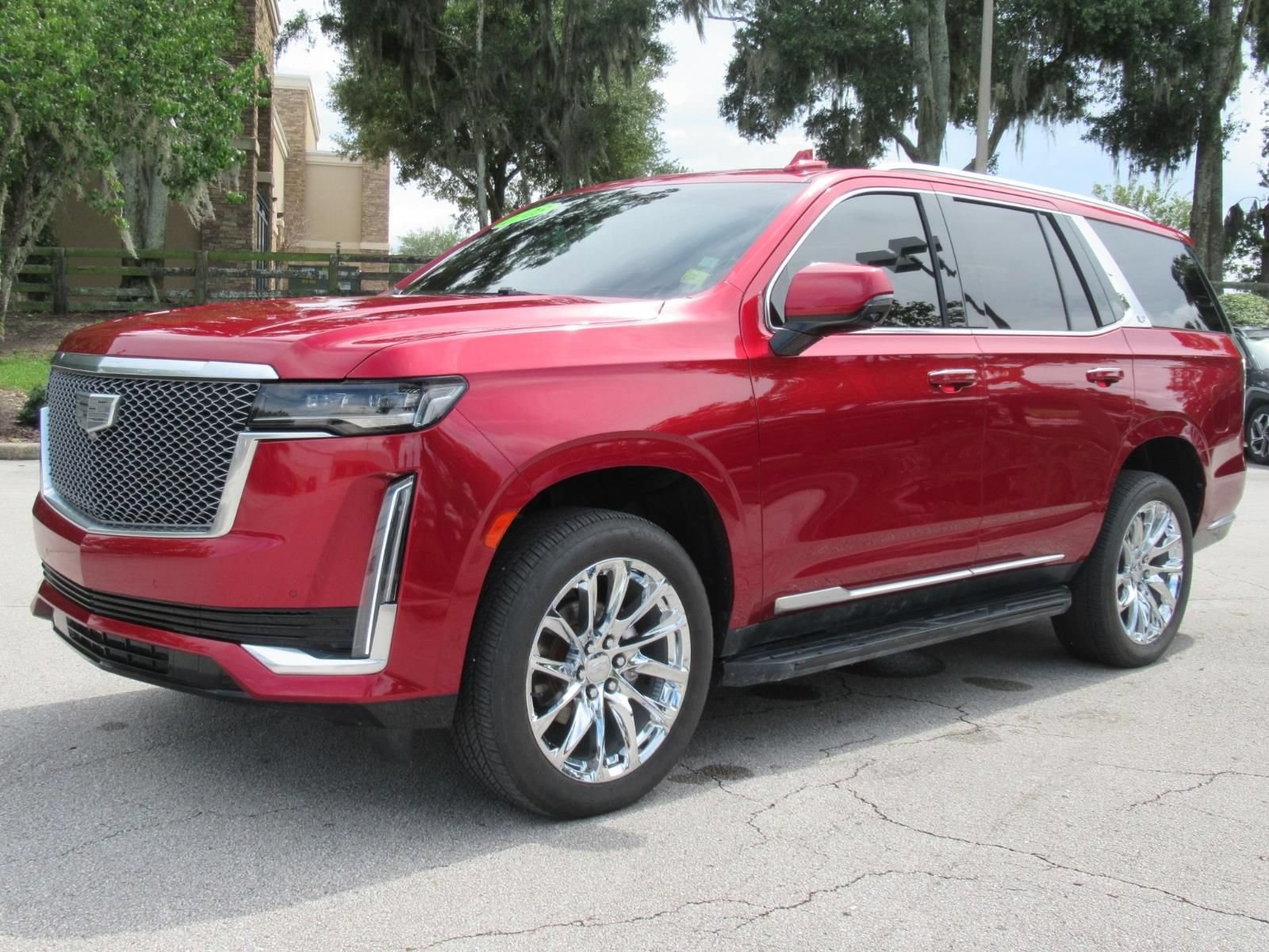 Used 2023 Cadillac Escalade Premium Luxury w/ LPO, Radiant Package AWD/4WD image 3
