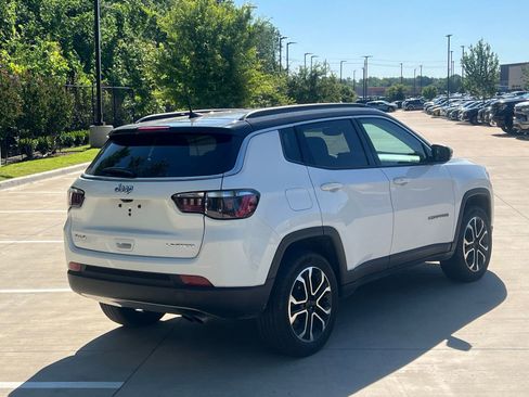 Used 2022 Jeep Compass Limited AWD/4WD image 11