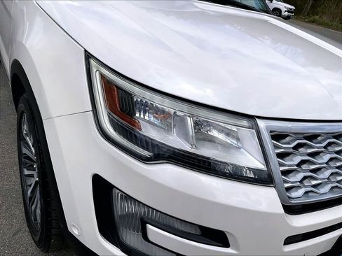 Used 2017 Ford Explorer Platinum AWD/4WD image 32