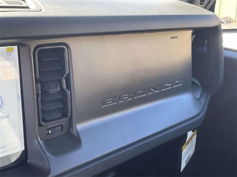 New 2025 Ford Bronco Base image 30